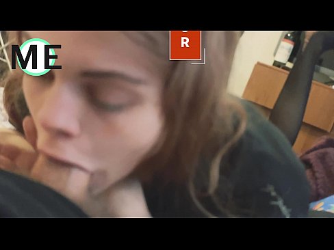 ❤️ Πούτσος στο λαιμό της, σκισμένο καλσόν και σκισμένα τακούνια ️❌ Πλάκες, στο el.sexarxiv.ru ️